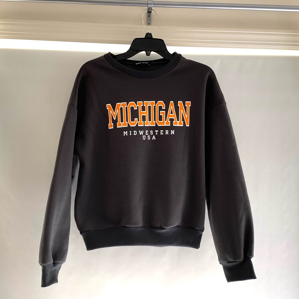 Michigan Letter Graphic Drop Shoulder Sweatshirt